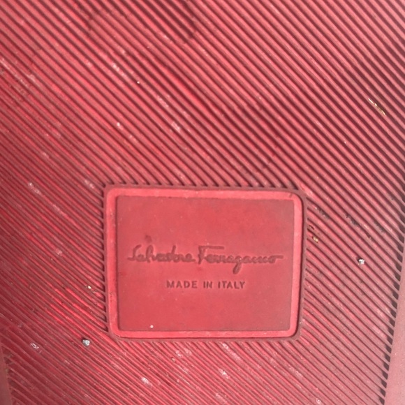 Salvatore Ferragamo slides - Picture 4 of 4